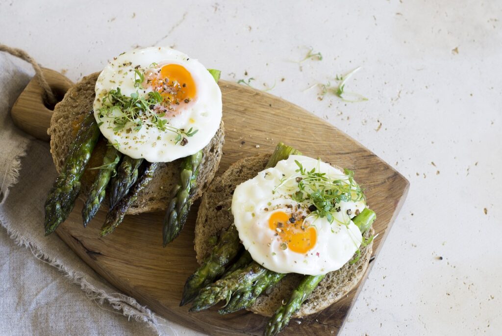 Asparagus and eggs