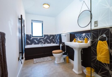 Bathroom with bathtub